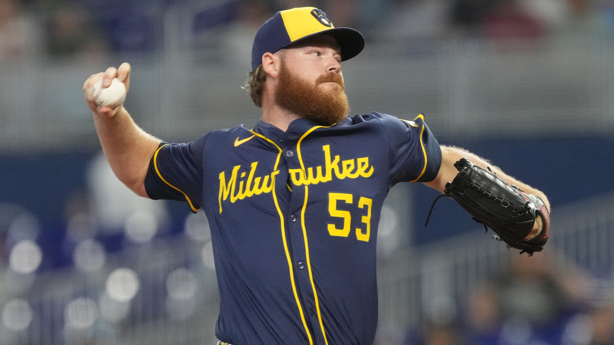 Milwaukee Brewers starting pitcher Brandon Woodruff (53) throws a pitch in the first inning against the Miami Marlins at loanDepot Park.