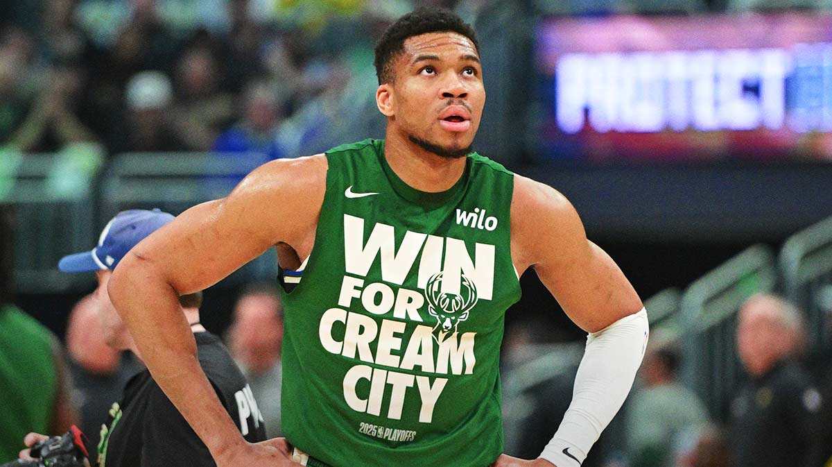Milwaukee Bucks forward Giannis Antetokounmpo (34) gets ready to play Indiana Pacers during game four of first round for the 2024 NBA Playoffs at Fiserv Forum. Mandatory Credit: Benny Sieu-Imagn Images