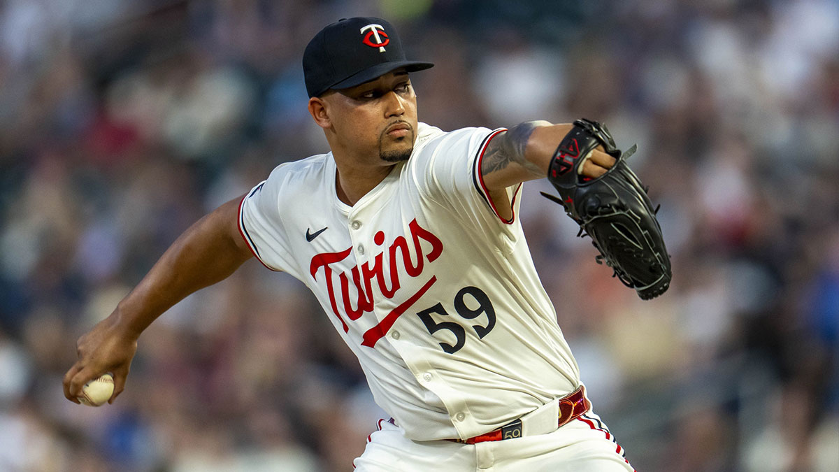 Minnesota Twins relief pitcher Jhoan Duran (59) delivers a pitch against the Chicago Cubs in the ninth inning at Target Field. Mandatory Credit: Jesse Johnson-Imagn Images