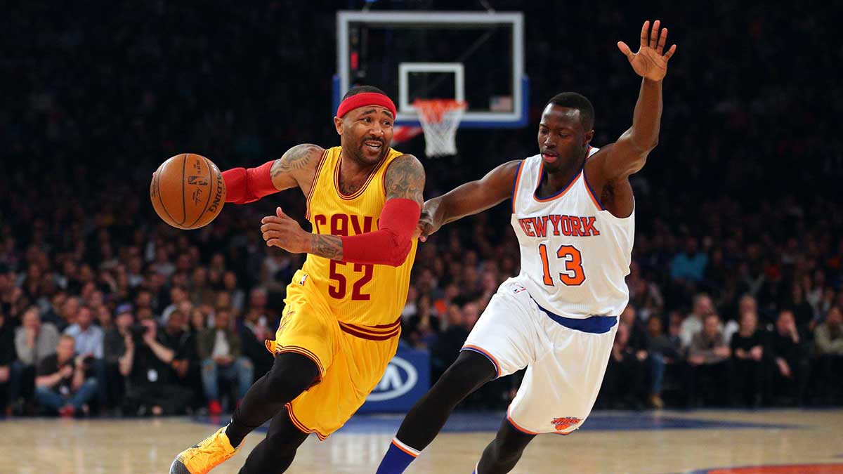 Cleveland Cavaliers point guard Mo Williams (52) in action against New York Knicks point guard Jerian Grant (13) at Madison Square Garden.