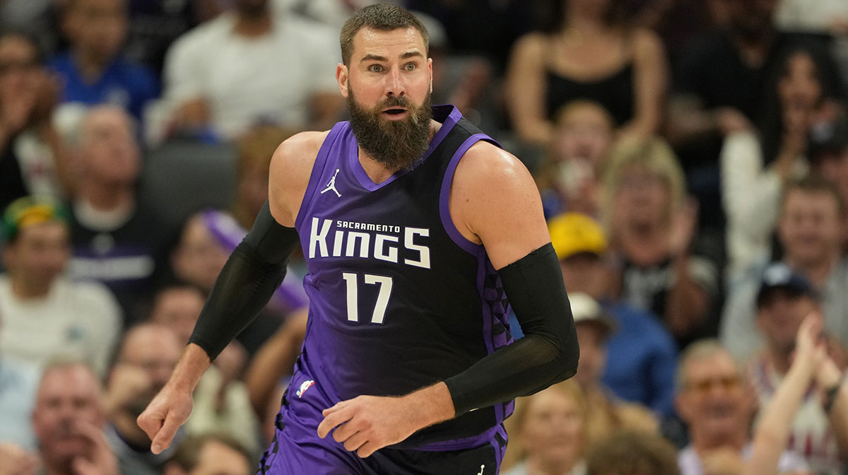 Sacramento Kings center Jonas Valanciunas (17) during the third quarter against the Los Angeles Clippers at Golden 1 Center.