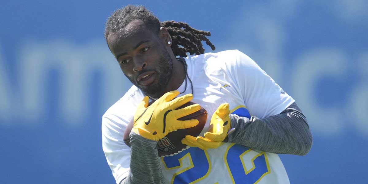 Chargers RB Najee Harris' eye-closing injury from 4th of July rings true