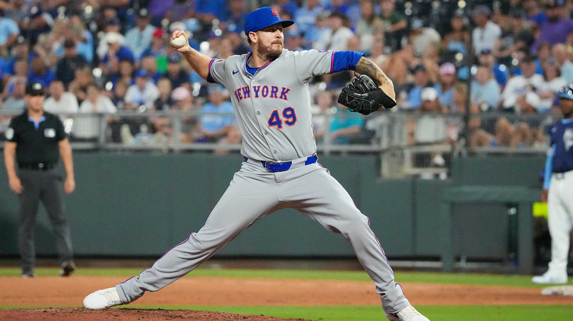 Mets make 2 roster moves before Padres clash