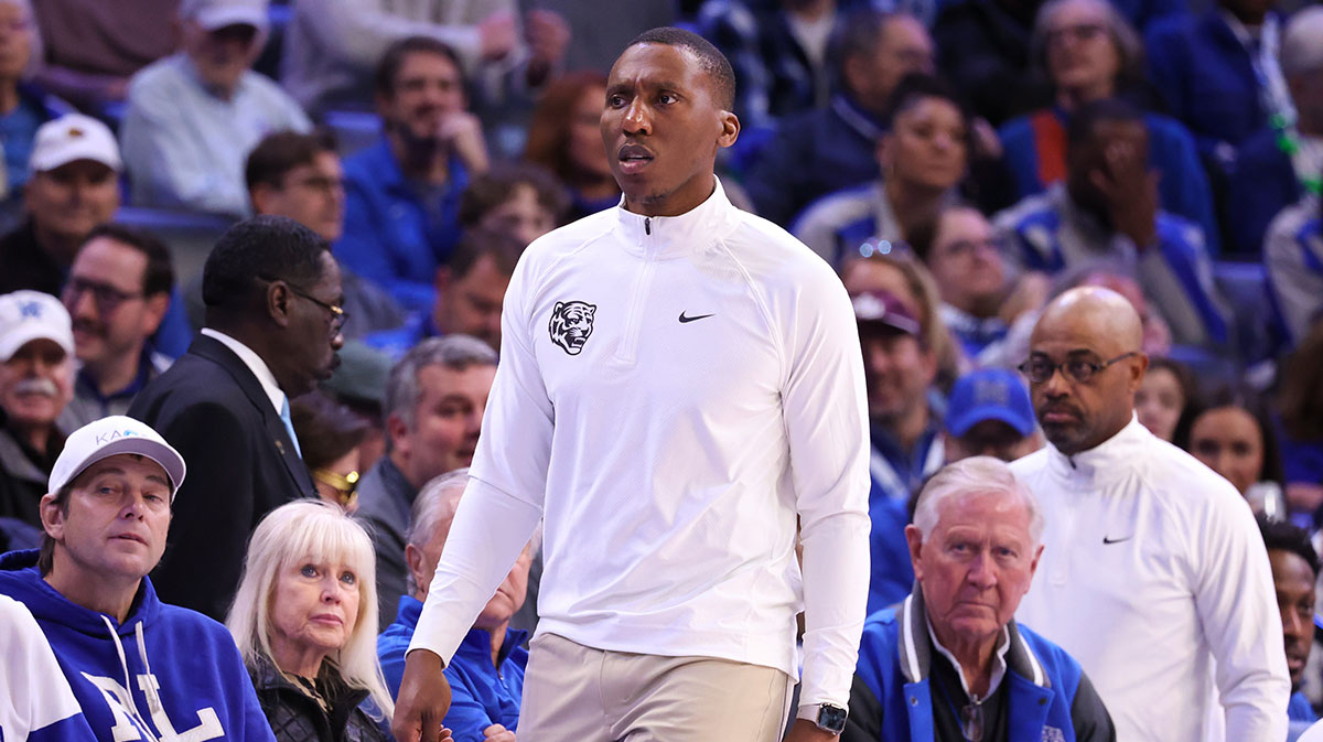 Memphis Tigers assistant coach Nolan Smith looks on against the Mississippi State Bulldogs during the first half at FedExForum.