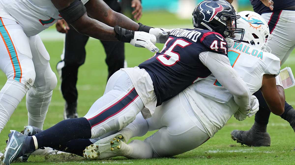Eagles sign ex-Super Bowl champ as training camp opens