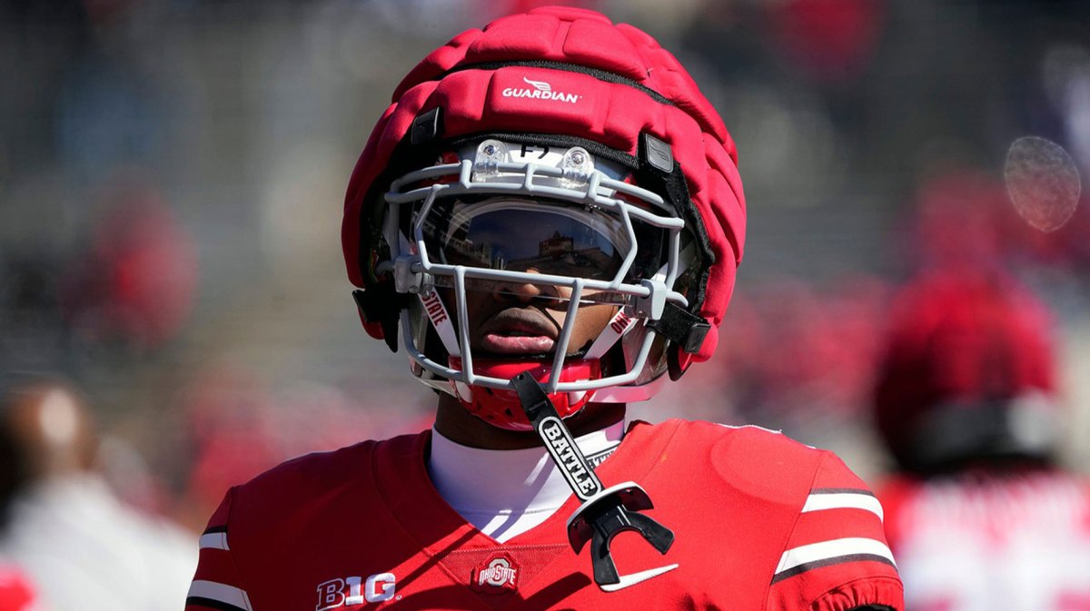 Ohio State Buckeye Jeremiah Smith (4) warms up before the start of the spring game at Ohio Stadium.