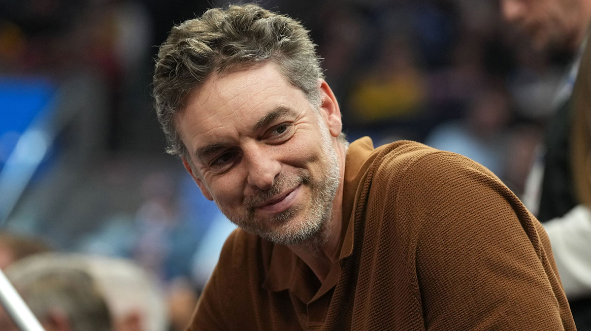 Los Angeles Lakers former center Pau Gasol sits in the crowd during the second quarter against the Golden State Warriors at Chase Center.