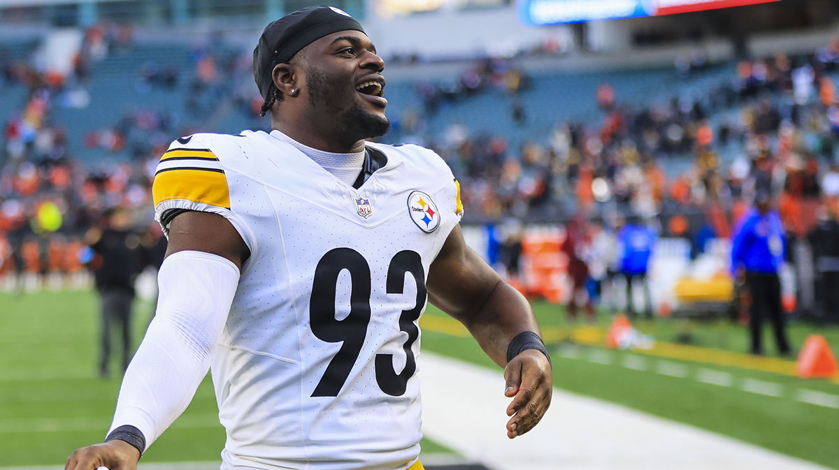 Pittsburgh Steelers linebacker Mark Robinson (93) walks off the field after the victory over the Cincinnati Bengals at Paycor Stadium.