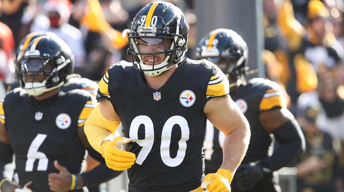 Pittsburgh Steelers linebacker T.J. Watt (90) takes the field against the Cleveland Browns at Acrisure Stadium. Parsons