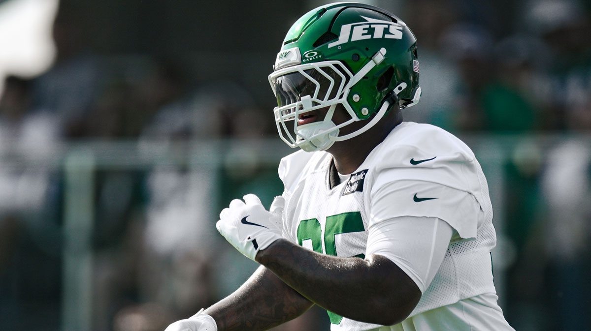 New York Jets defensive tackle Quinnen Williams (95) warms up during training camp at Atlantic Health Jets Training Center.