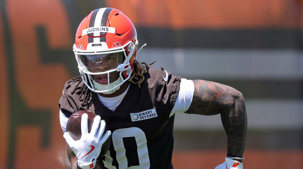 Cleveland Browns running back Quinshon Judkins runs during a Browns rookie minicamp drill at the team's training facility May 9, 2025, in Berea, Ohio.