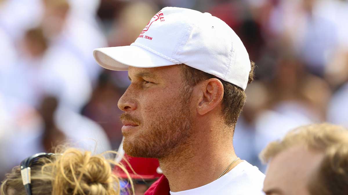 Blake Griffin during the game against the South Carolina Gamecocks at Gaylord Family-Oklahoma Memorial Stadium with Thunder Chet Holmgren in the background
