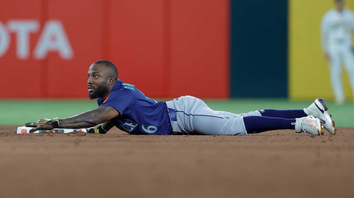 Seattle Mariners left fielder Randy Arozarena (56) steals second base during the fifth inning against the Athletics at Sutter Health Park. Naylor