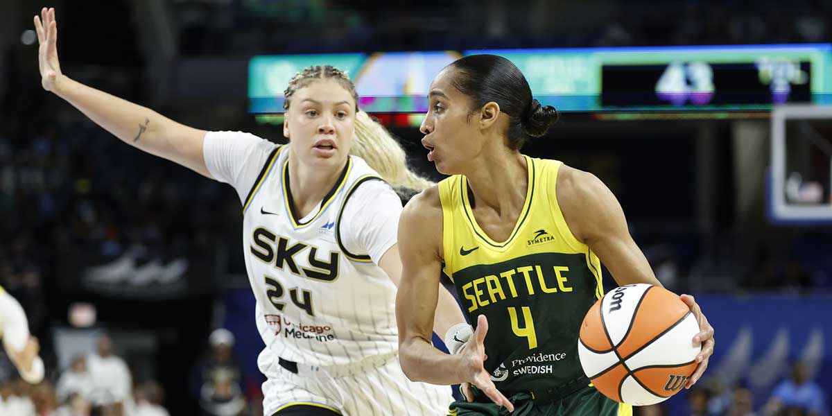 Seattle Storm guard Skylar Diggins (4) drives to the basket against Chicago Sky guard Rachel Banham (24) during the second half at Wintrust Arena.