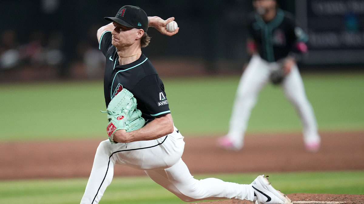 Arizona Diamondbacks right-hander Shelby Miller (18) pitches against the San Francisco Giants at Chase Field.