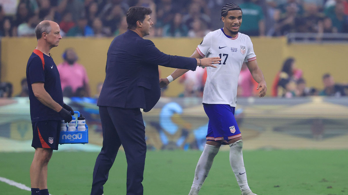United States midfielder Malik Tillman (17) talks with United States head coach Mauricio Pochettino against the Mexico during the 2025 Gold Cup Final at NRG Stadium.