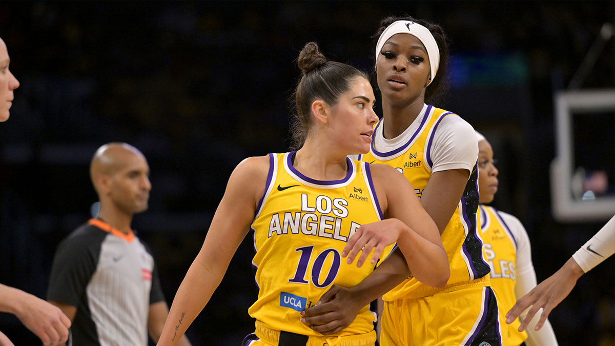 Sparks’ Kelsey Plum sets WNBA record vs. Fever