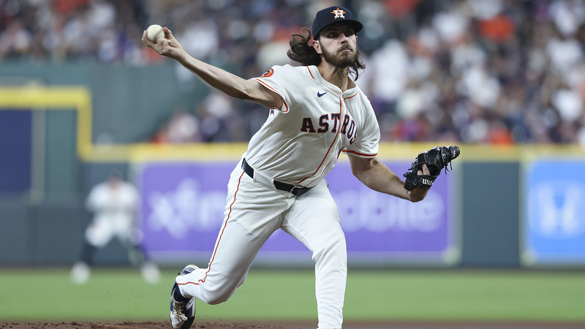 Houston Astros starting pitcher Spencer Arrighetti (41) pitches during the game against the New York Mets at Daikin Park.