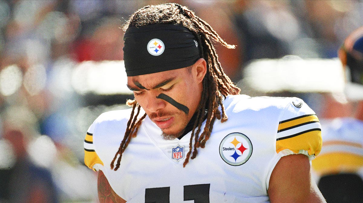 Pittsburgh Steelers wide receiver Chase Claypool (11) on the sidelines against the Philadelphia Eagles at Lincoln Financial Field.