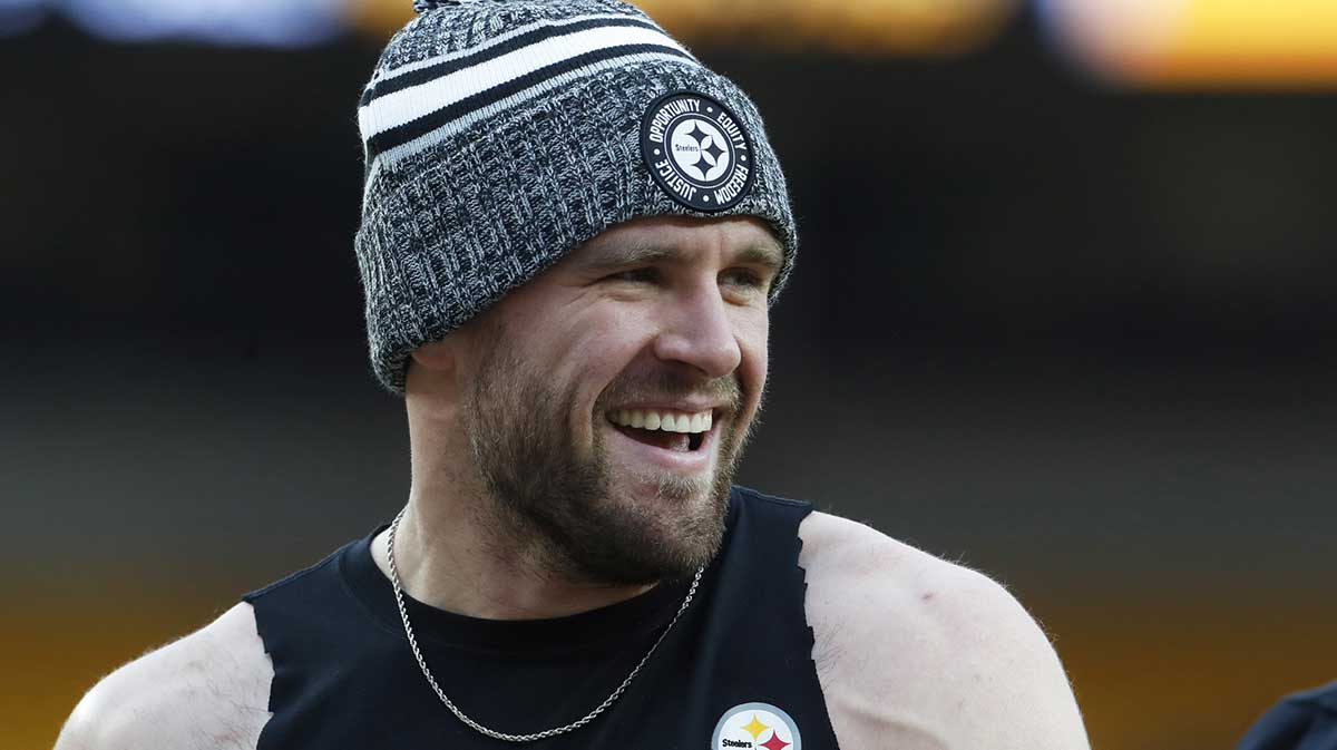 Pittsburgh Steelers linebacker T.J. Watt (90) smiles during warm ups before the game against the Cincinnati Bengals at Acrisure Stadium.