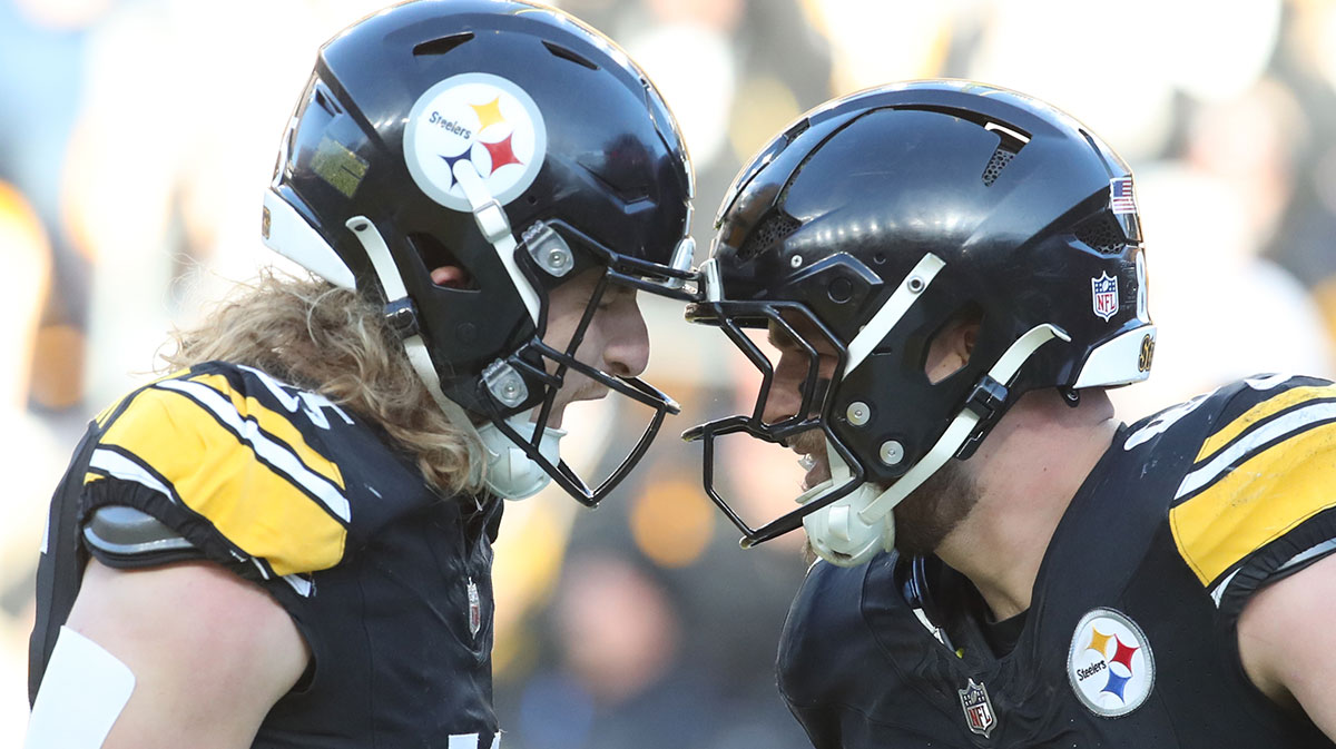 Pittsburgh Steelers tight end Pat Freiermuth (right) celebrates his touchdown with wide receiver Ben Skowronek (left) against the Cleveland Browns during the third quarter at Acrisure Stadium.