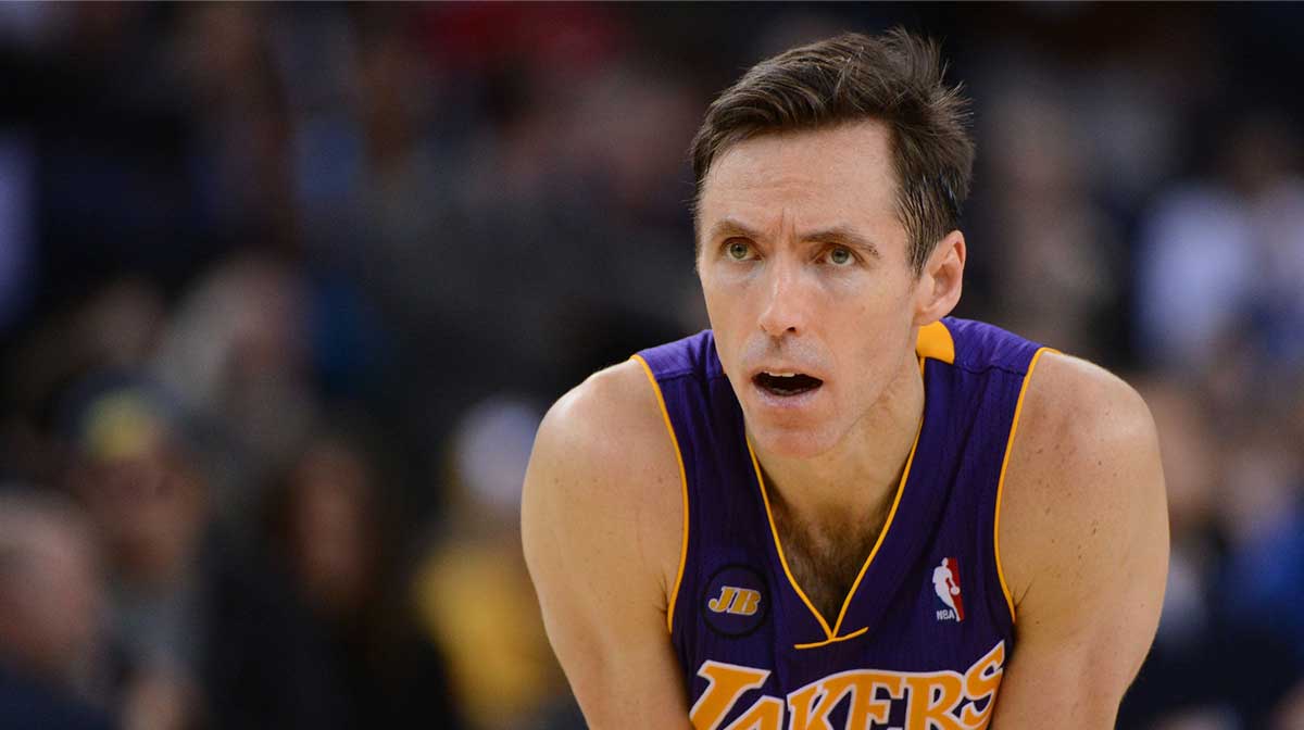 Los Angeles Lakers point guard Steve Nash (10) rests during the fourth quarter against the Golden State Warriors at Oracle Arena. The Warriors defeated the Lakers 109-103.