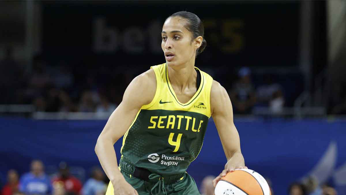 Seattle Storm guard Skylar Diggins (4) brings the ball up court against the Chicago Sky during the second half at Wintrust Arena.