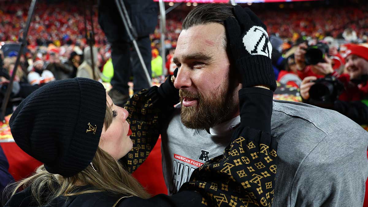 Taylor Swift and Travis Kelce, who stars in Happy Gilmore 2 with Julie Bowen and Adam Sandler.