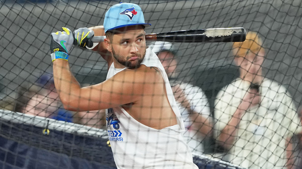 Toronto Blue Jays shortstop Bo Bichette (11) takes batting practice before a game against the New York Yankees at Rogers Centre.