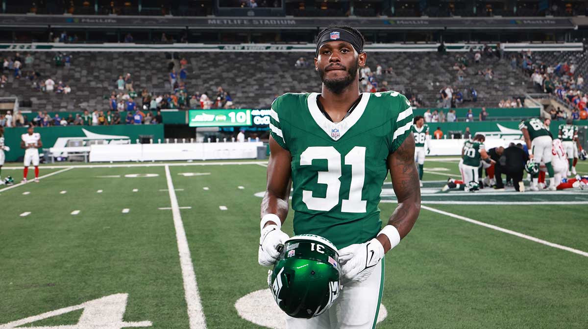 New York Jets cornerback Tre Swilling (31) after the game at MetLife Stadium.