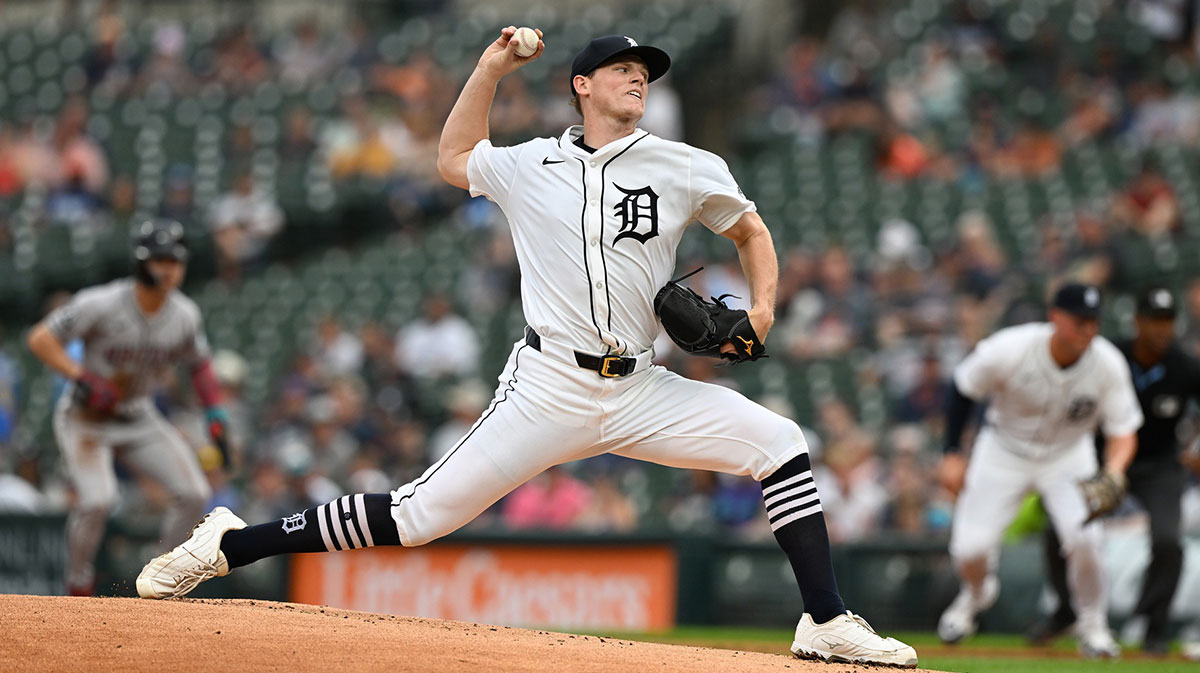 Detroit Tigers starting pitcher Troy Melton (52) throws a pitch against the Arizona Diamondbacks in the first inning at Comerica Park.