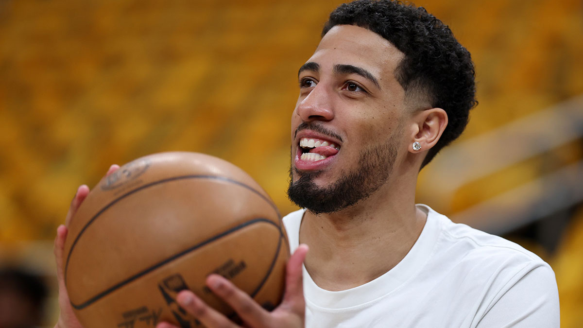 Indiana Pacers guard Tyrese Haliburton (0) warms up prior to game six of the eastern conference finals for the 2025 NBA Playoffs at Gainbridge Fieldhouse.