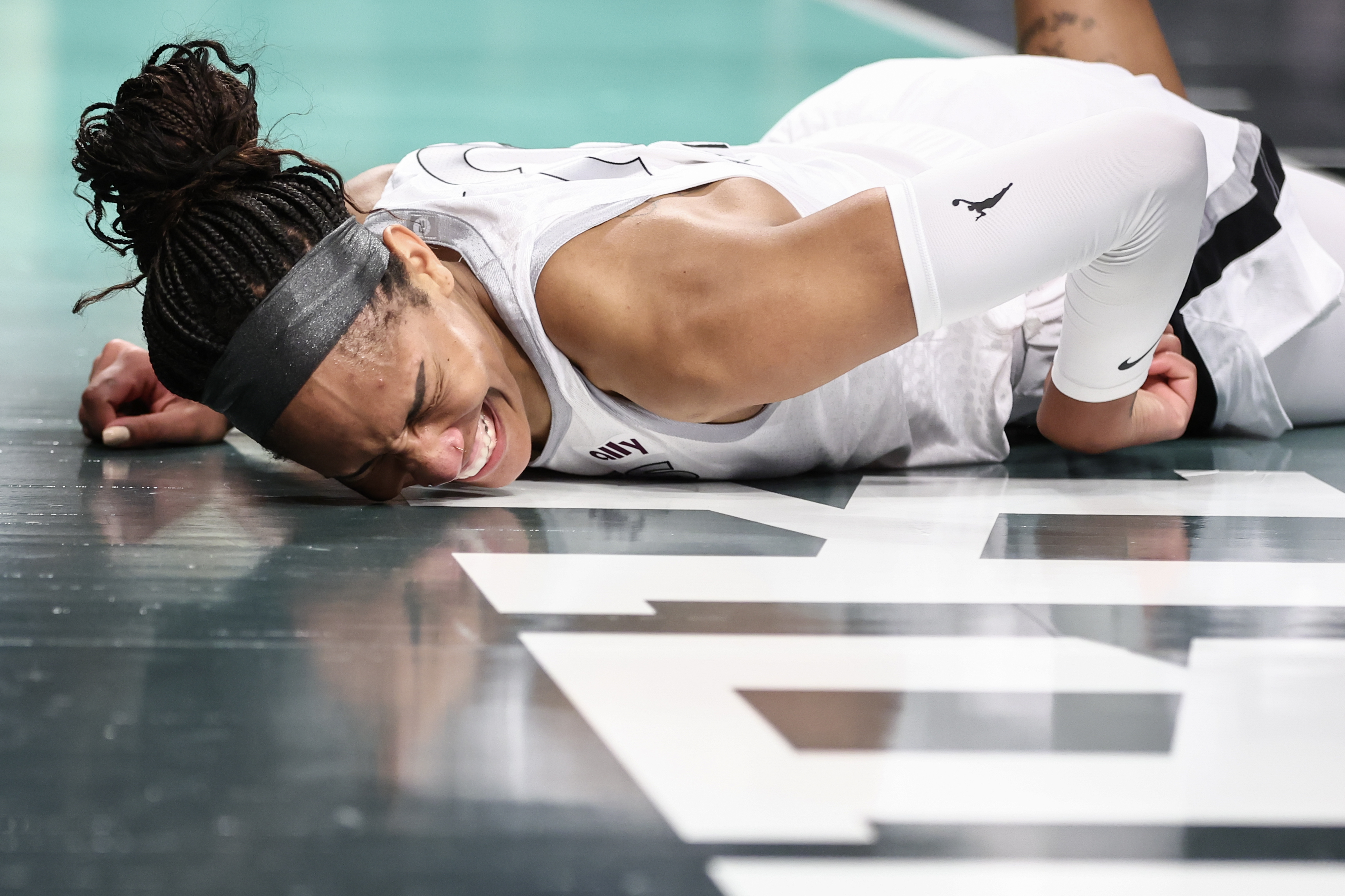 Aces coach Becky Hammon speaks up on A’ja Wilson’s concerning injury