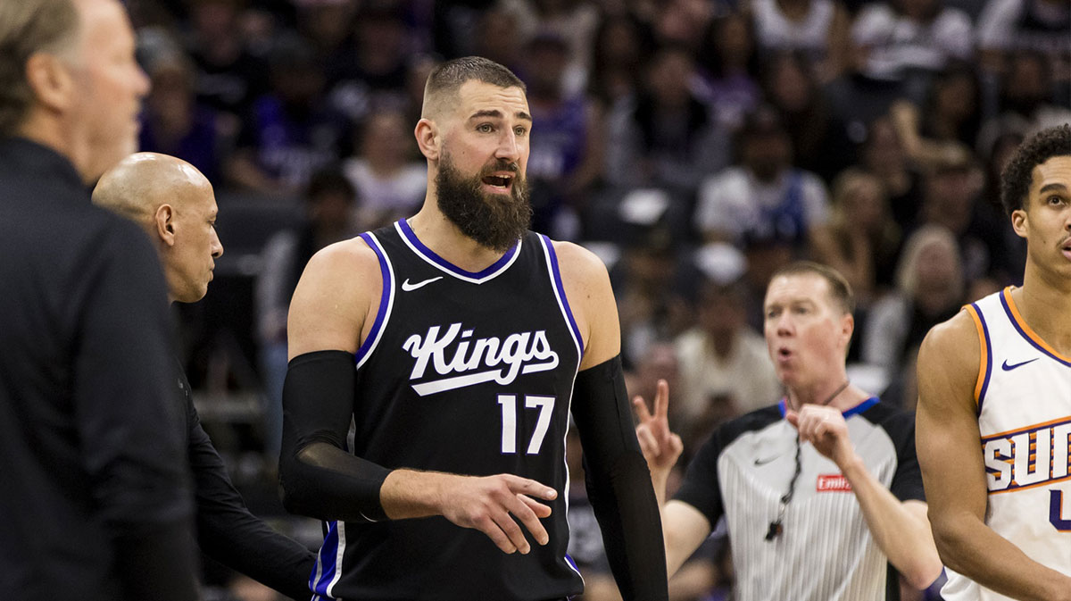 Sacramento Kings center Jonas Valanciunas (17) reacts during the fourth quarter against the Phoenix Suns at Golden 1 Center.