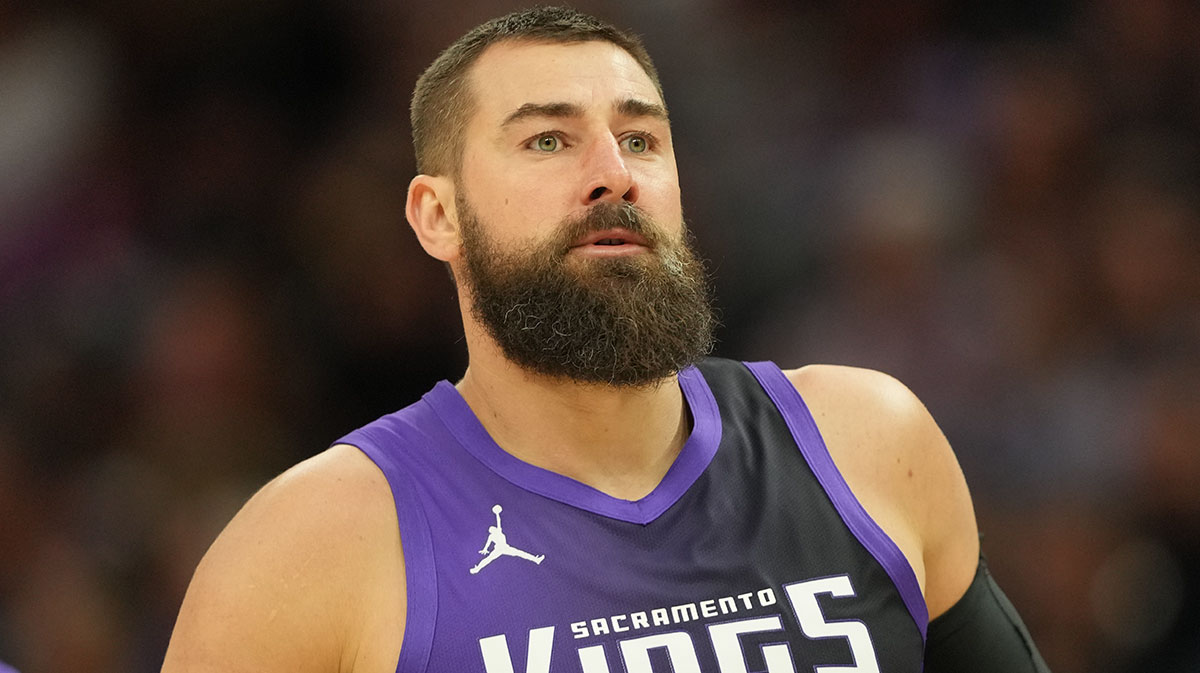 Sacramento Kings center Jonas Valanciunas (17) during the third quarter against the Los Angeles Clippers at Golden 1 Center.
