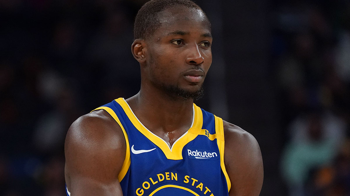 Golden State Warriors forward Jonathan Kuminga (00) walks upcourt during a pause in the action against the New Orleans Pelicans in the fourth quarter at Chase Center.