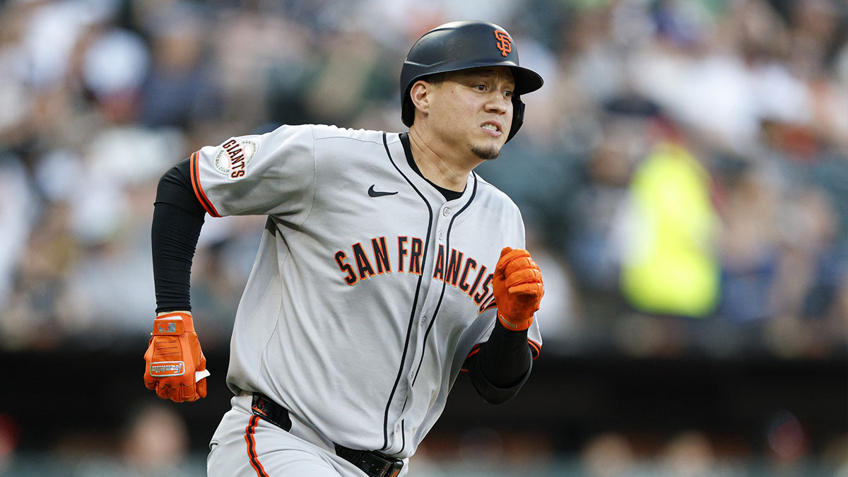 San Francisco Giants first baseman Wilmer Flores (41) runs after hitting an RBI-double against the Chicago White Sox during the third inning at Rate Field. 