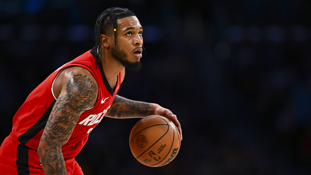 Houston Rockets forward Cam Whitmore (7) looks to shoot against the Los Angeles Lakers during the second half at Crypto.com Arena.
