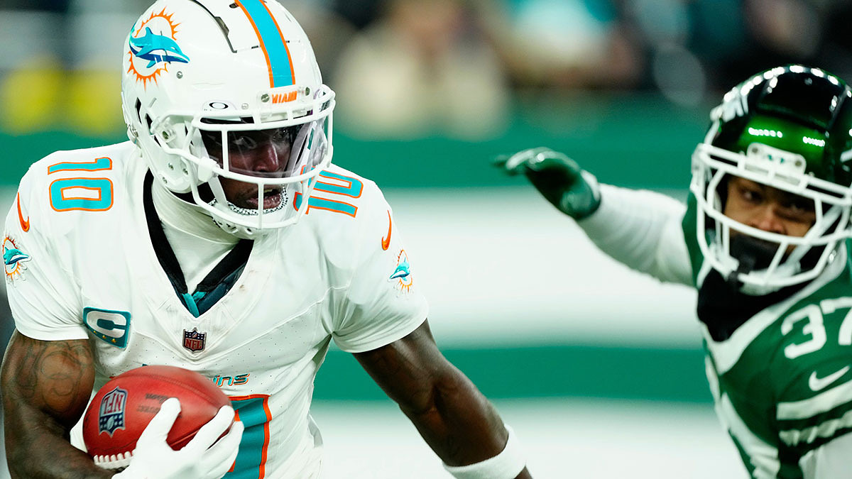 NFL news: Tyreek Hill plays Are You Smarter than a 5th Grader with Tee Higgins, Stephon Gilmore
