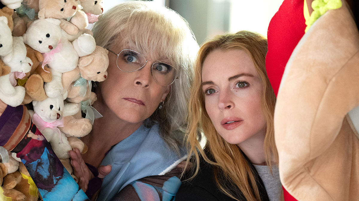 Jamie Lee Curtis and Lindsay Lohan in Freakier Friday.