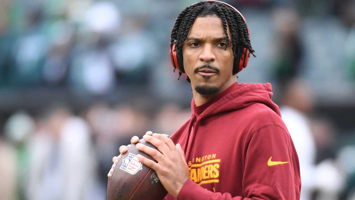 Washington Commanders quarterback Jayden Daniels (5) during warmups against the Philadelphia Eagles in the NFC Championship game at Lincoln Financial Field.