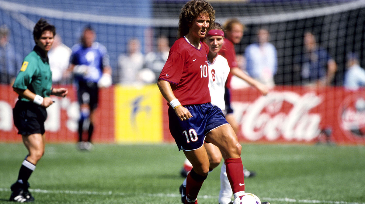 FILE PHOTO; USA midfielder Michelle Akers (10) in action against Denmark during the 1999 women's World Cup at Giants Stadium.
