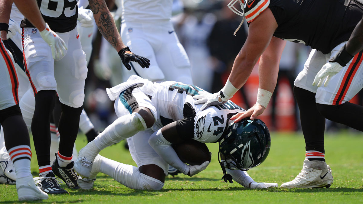 Eagles’ rookie reacts to ‘surprise’ pick-6 of Dillon Gabriel