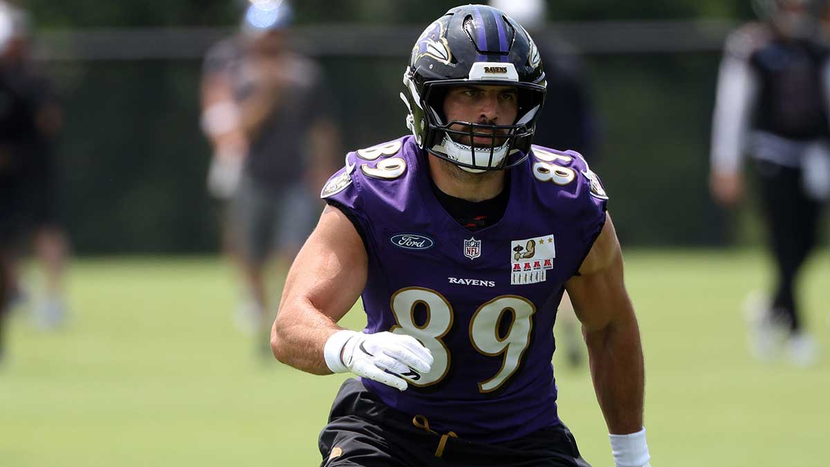 Baltimore Ravens tight end Mark Andrews (89) runs a route during an NFL OTA at Under Armour Performance Center.