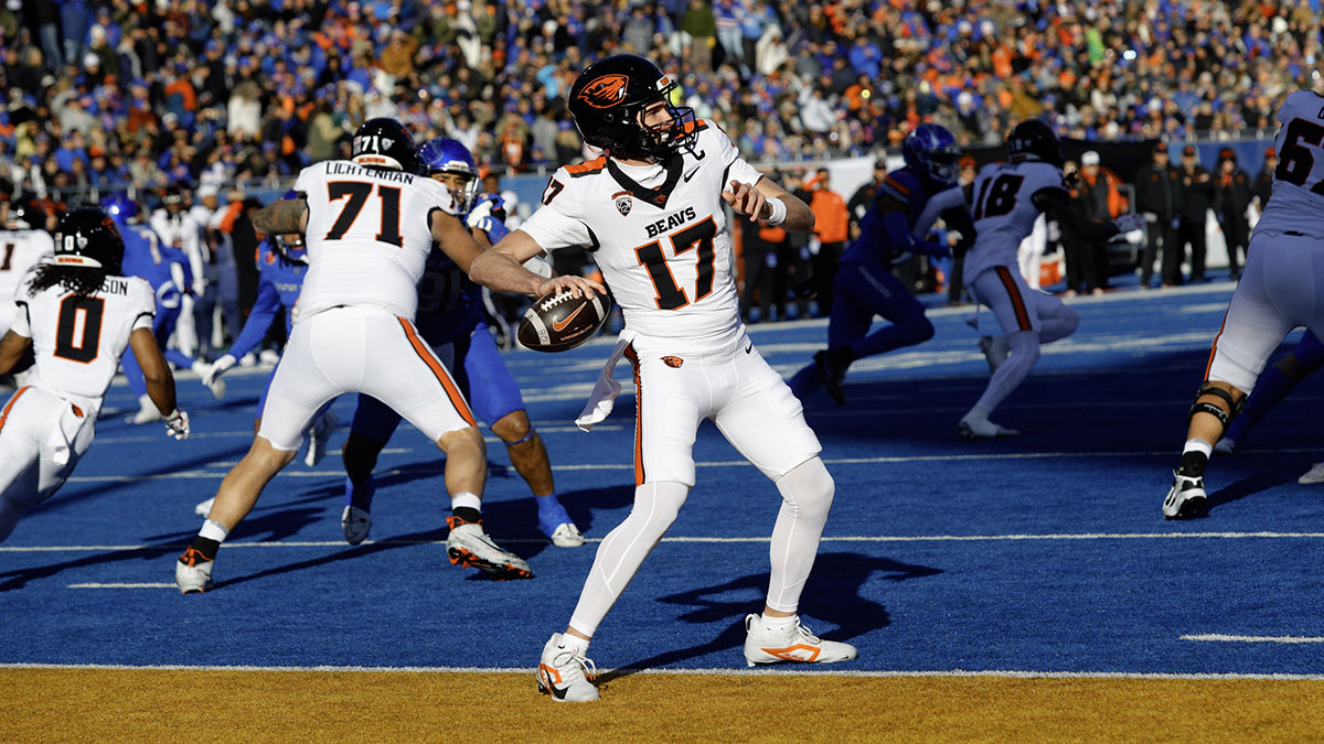 Oregon State Beavers quarterback Ben Gulbranson (17) during the first half against the Boise State Broncos at Albertsons Stadium. Mandatory Credit: Brian Losness-Imagn Images