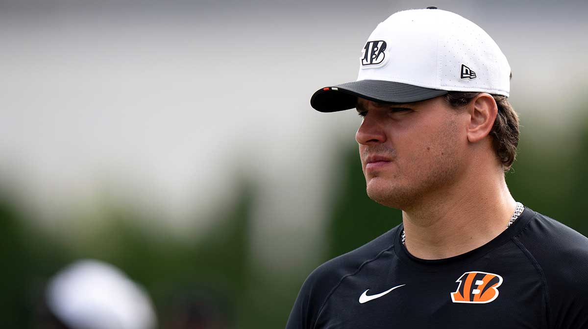 Cincinnati Bengals defensive end Trey Hendrickson (91) walks the field.