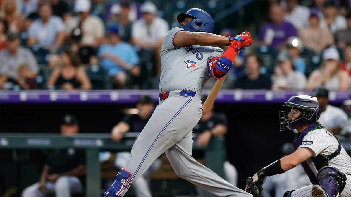 Blue Jays first baseman Vladimir Guerrero Jr. (27) hits a solo home run