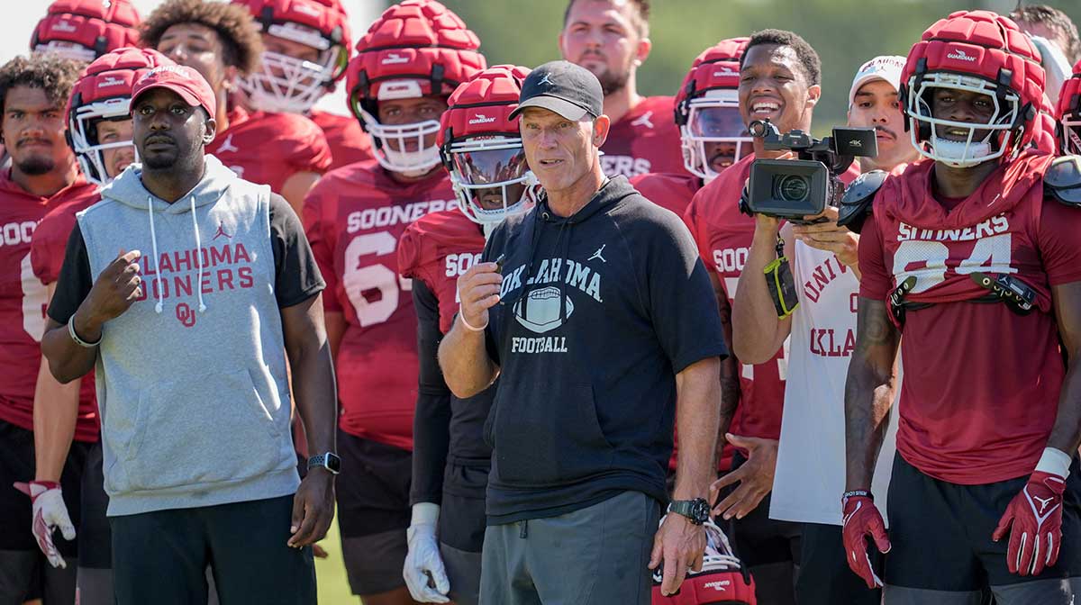 Head coach Brent Venables runs drills during football practice for the Oklahoma Sooners in Norman, Okla., on Monday, Aug. 4, 2025.