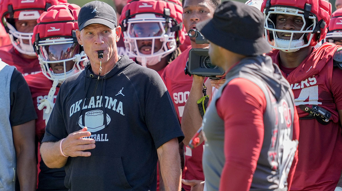 Head coach Brent Venables runs drills during football practice for the Oklahoma Sooners in Norman, Okla., on Monday, Aug. 4, 2025.