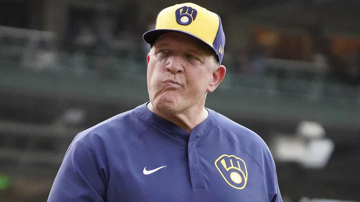 Milwaukee Brewers manager Pat Murphy (49) before the game against the Chicago Cubs at Wrigley Field.